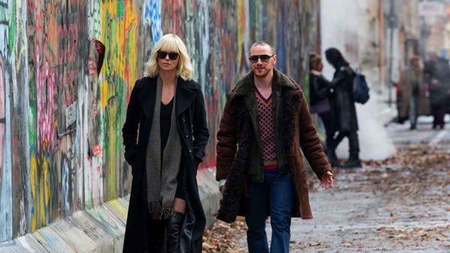 Review phim Atomic Blonde phong cách điệp viên nữ khác lạ