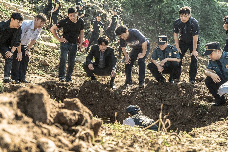 Review phim 7 Thi Thể (Dark Figure Of Crime) khi tội ác bị vùi lấp