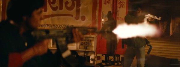 Review phim Khách sạn Mumbai: Kịch tính ngay từ giây phút đầu tiên