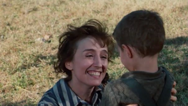 Review phim Life is beautiful (1997) cuộc sống tươi đẹp