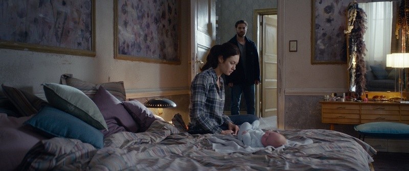 Review và giải thích phim The room 2019 (Căn phòng cám dỗ)