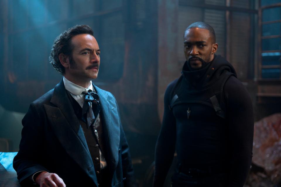 Review series phim Altered carbon (Linh hồn đổi xác) của Netflix